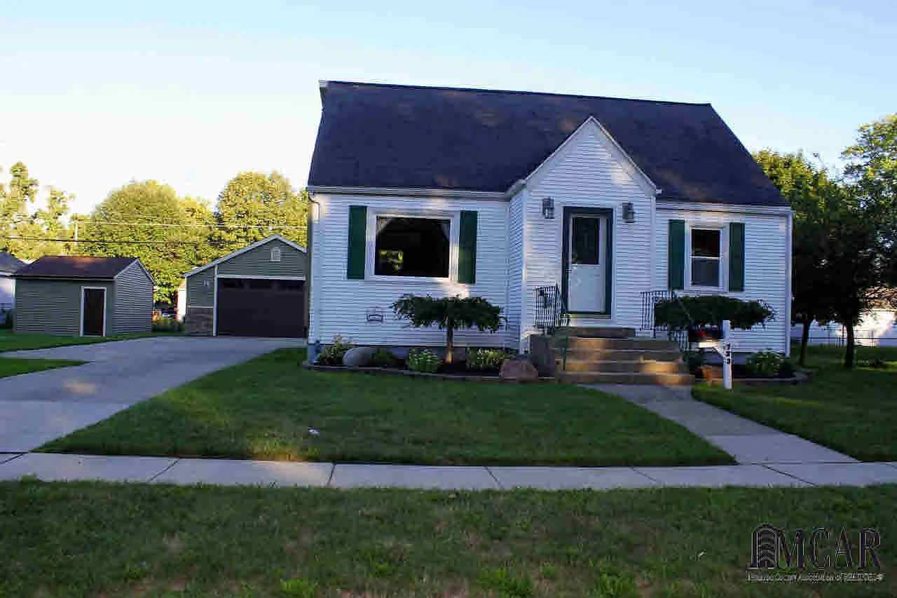 723 Woodville Ave photo 1