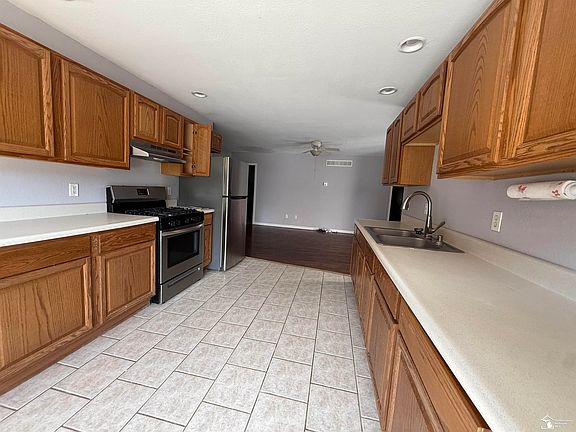 5th image of 106 N Talbot St