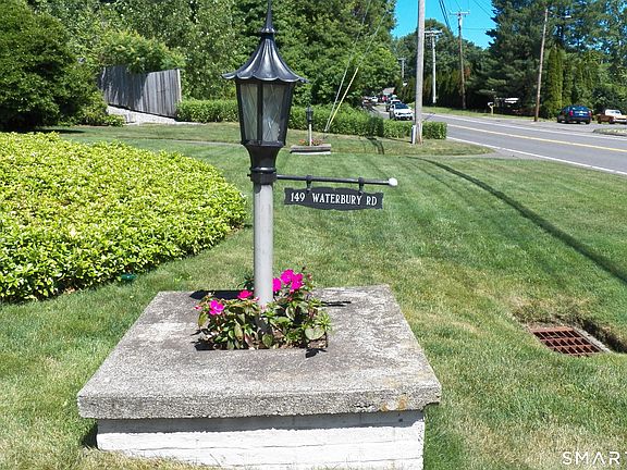 3rd image of 149 Waterbury Road