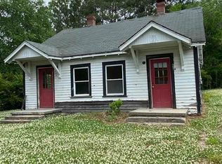 609 Raleigh St, Oxford, NC 27565