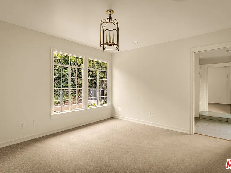 353 N Gunston Dr — Photo 25