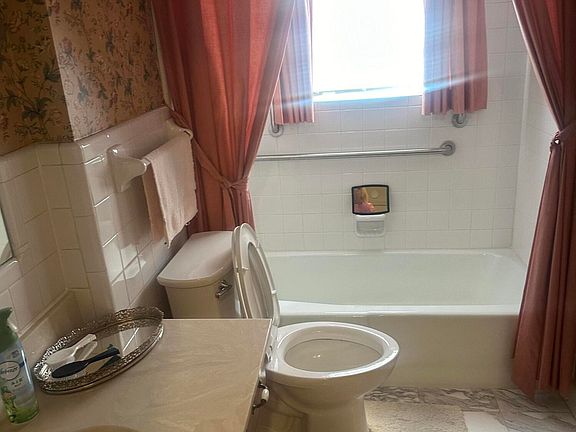 2nd image of 8085 Coventry Dr