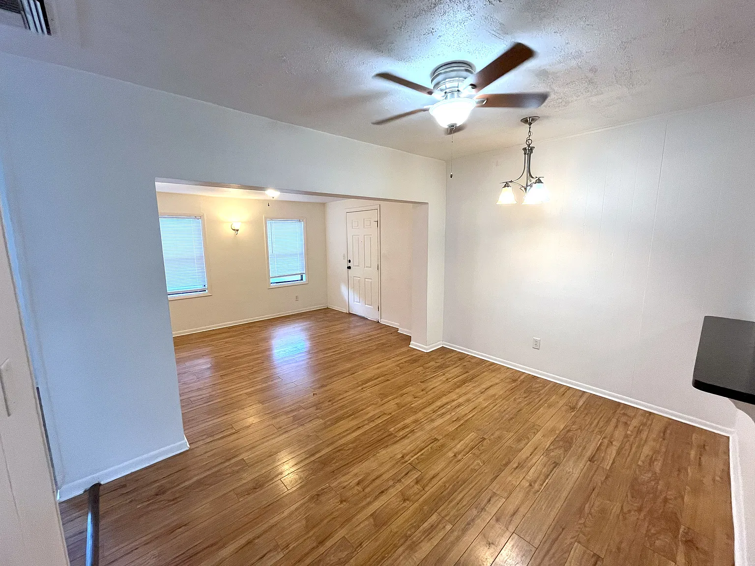 4 bed, 1333 sqft, $2,640 — Photo 3