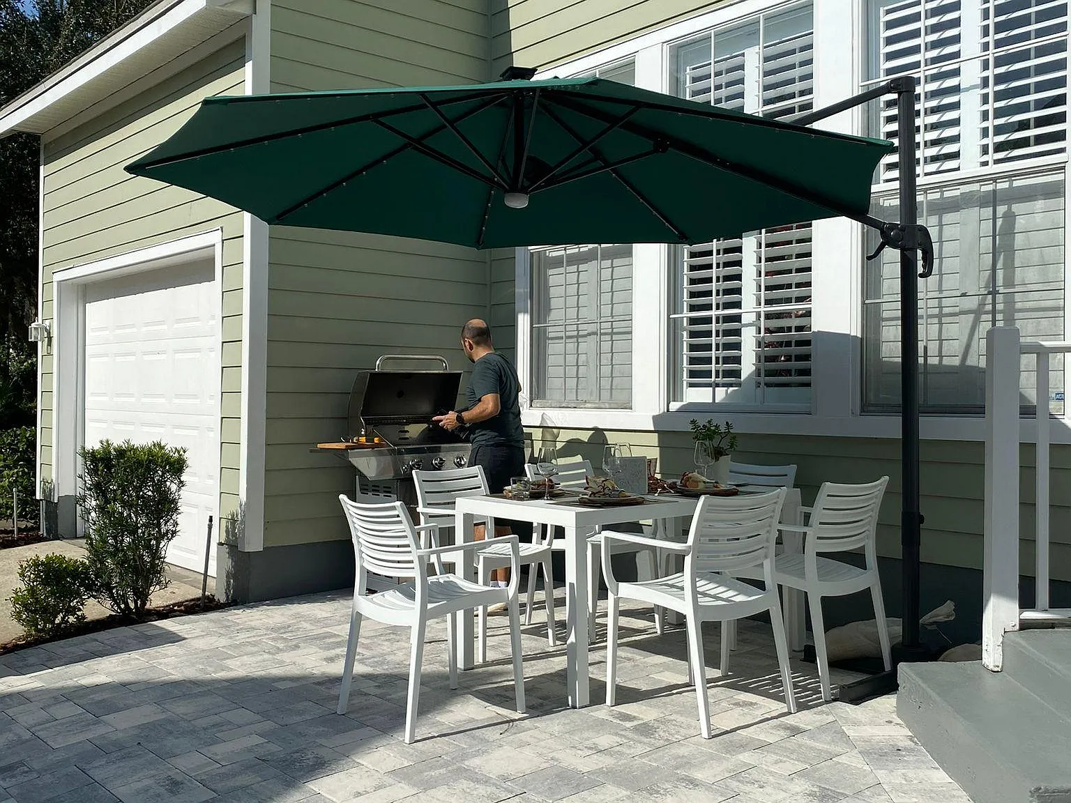 3 bed, 2.5 bath, 1636 sqft, $3,400 — Photo 2