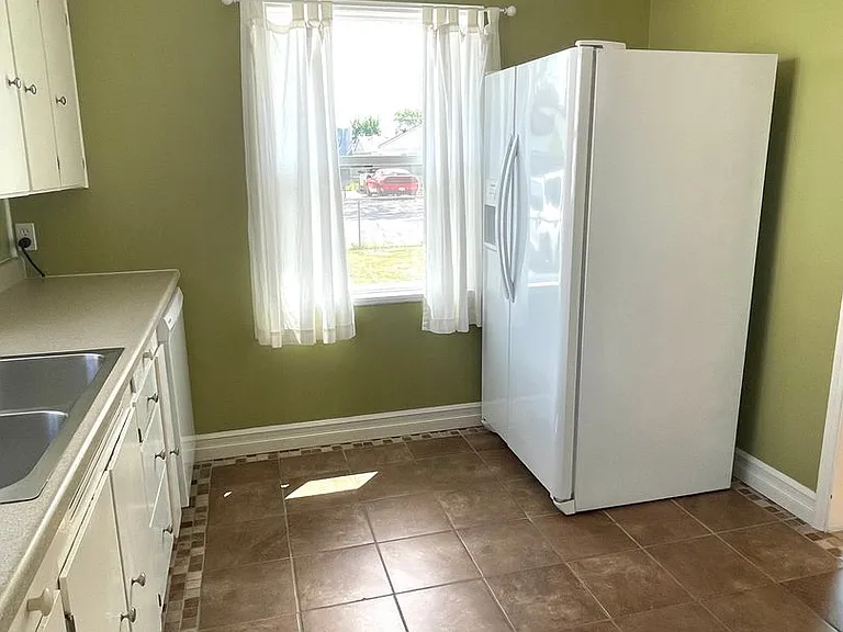 703 Winslow Ave — Photo 7