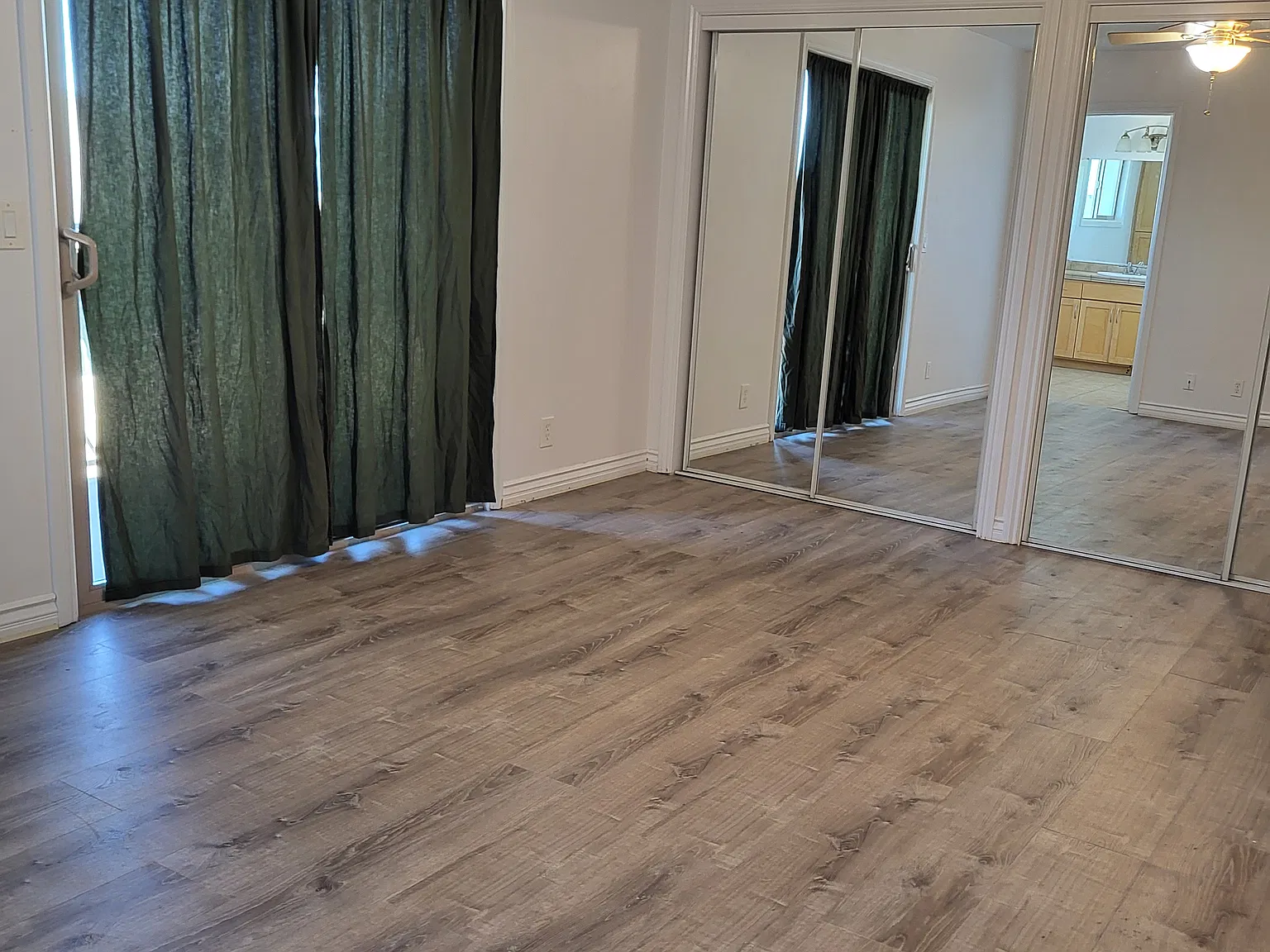 3 bed, 2.5 bath, 1550 sqft, $3,400 — Photo 3