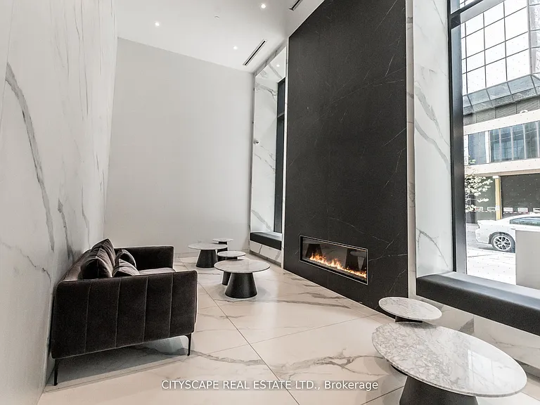 20 Edward St N #1302 — Photo 4