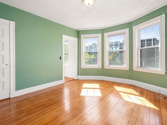 5th image of 83 Francis St #5