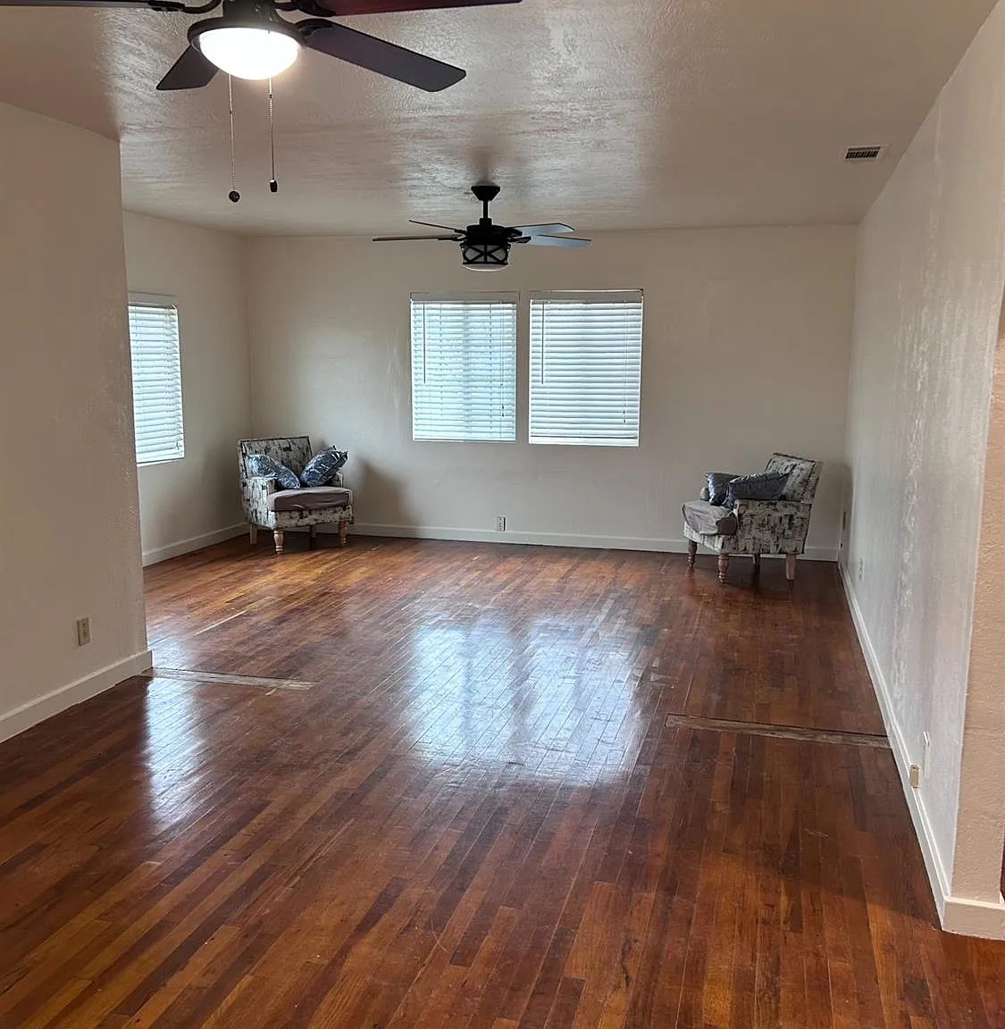 2 bed, 1072 sqft, $2,200 — Photo 3