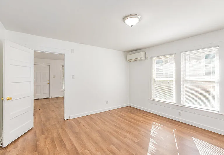 659 Wilson St — Photo 12