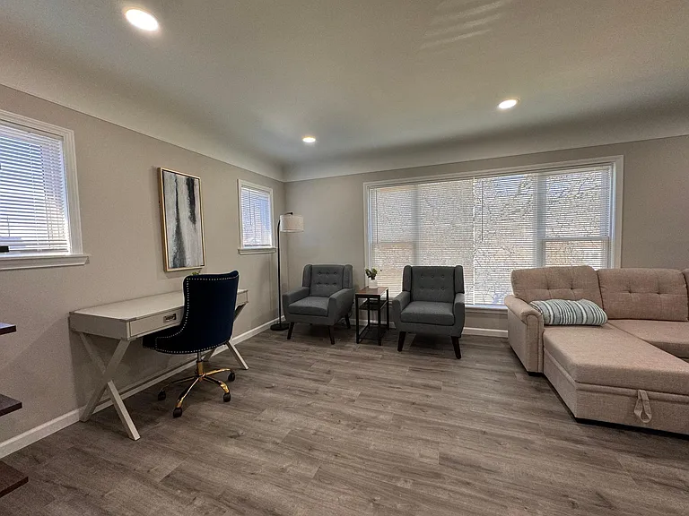 1607 Catalpa Dr — Photo 9