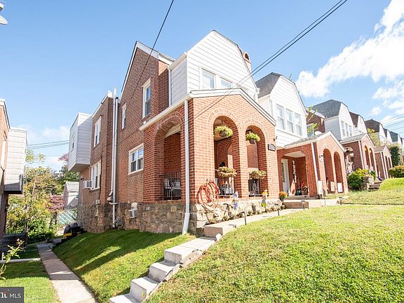 3rd image of 105 Wayne Ave