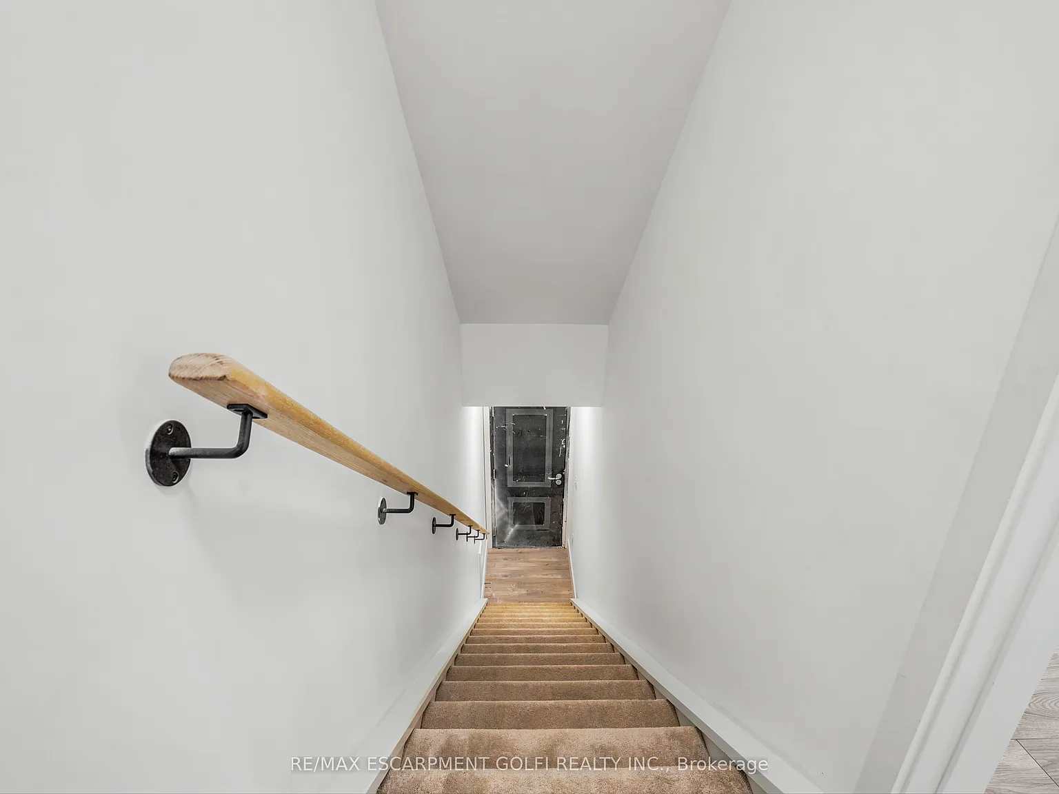 2 bed, $2,050 — Photo 3