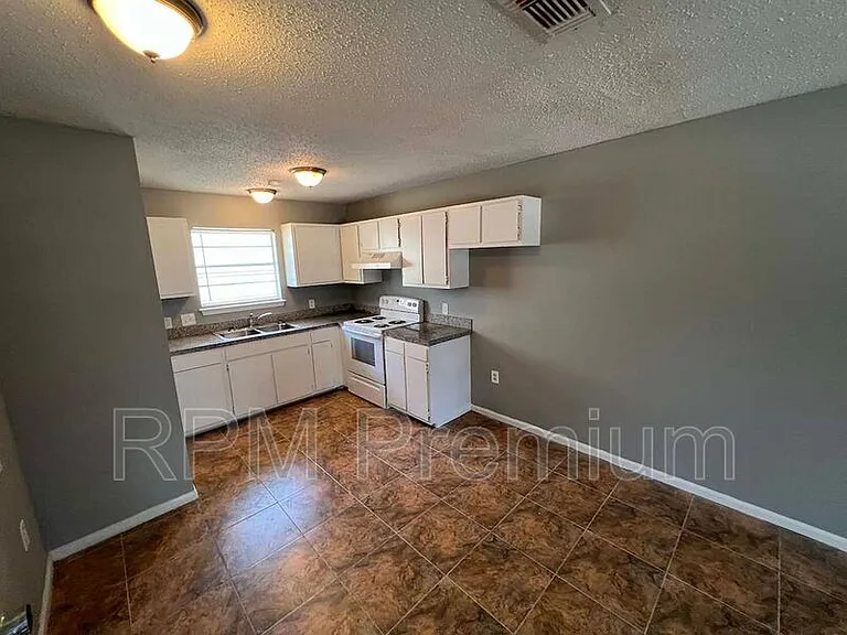 5057 Baker Blvd #C — Photo 7