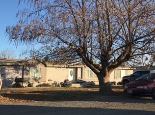 512 S Grant Ave, Warden, WA 98857