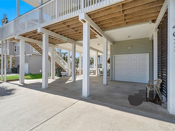 4011 Mutiny- Attached garage