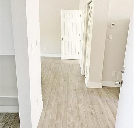 4th image of 702 S 17th Ave #5