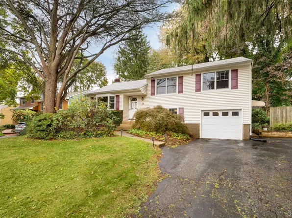 11 Longford Street, Huntington, NY 11743