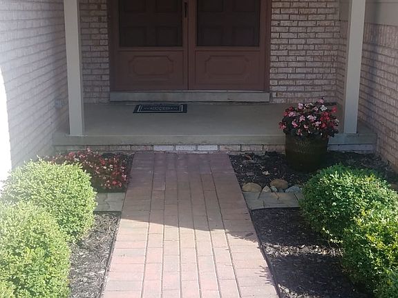 2nd image of 1732 Lakewood Dr