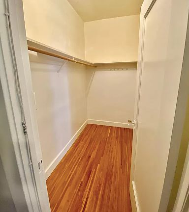 4th image of 2265 Larkin St #17