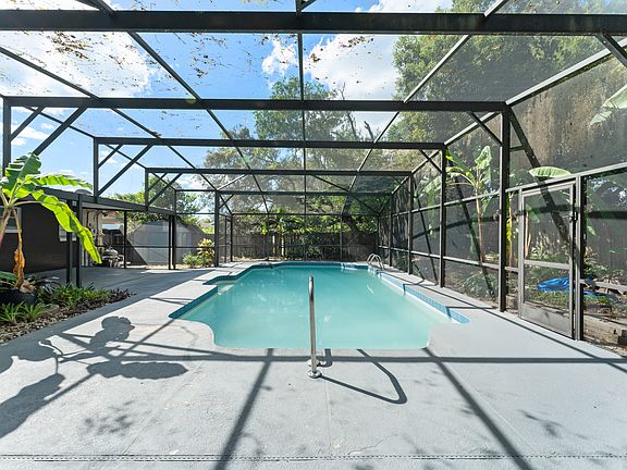 4th image of 3113 Calumet Dr