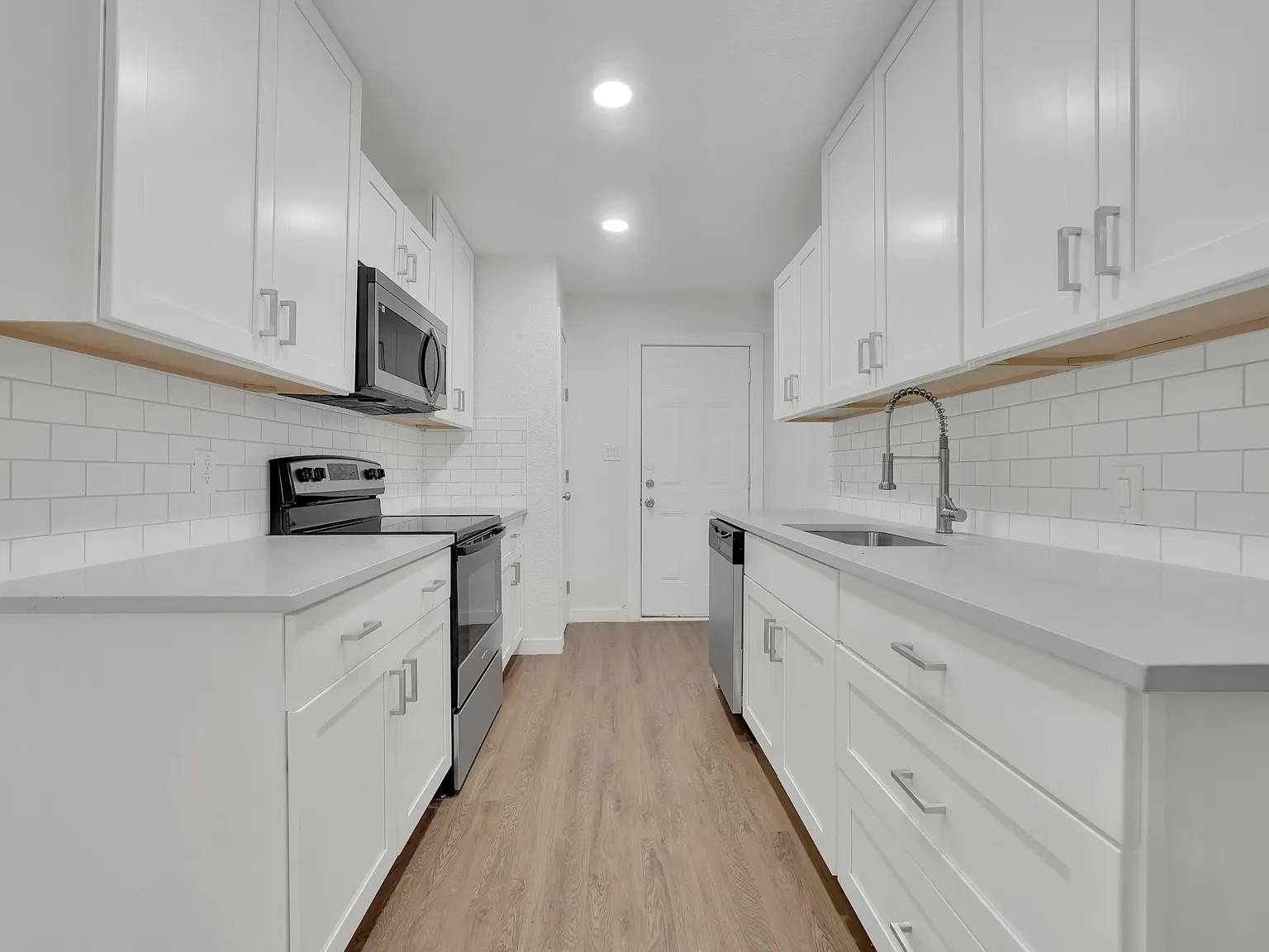 4 bed, 1476 sqft, $1,999 — Photo 4