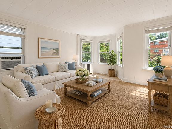 4th image of 355 Bronxville Rd