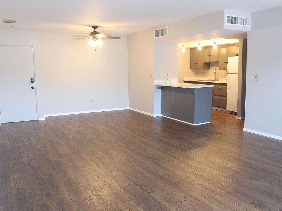 1st image of 4900 Rosehedge Dr APT 303
