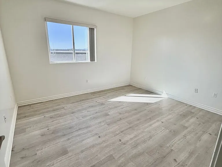 Yaya Nordhoff Apartments — Photo 30