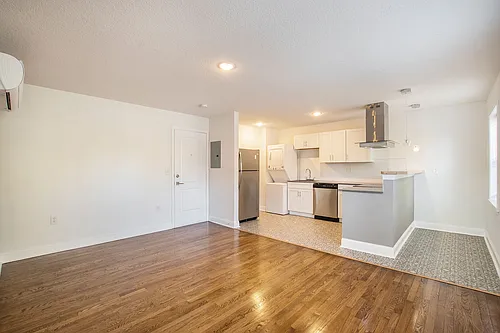 Floor plan 303