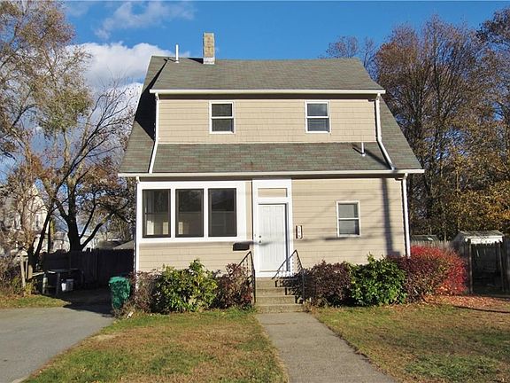 Red Cedar Sidewall Shingles and Approximately 10 Year Young Roof 1 Layer!