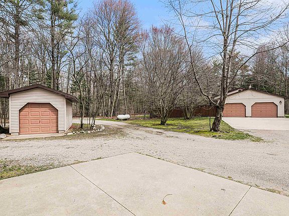 3rd image of 1754 W Chippewa River Rd