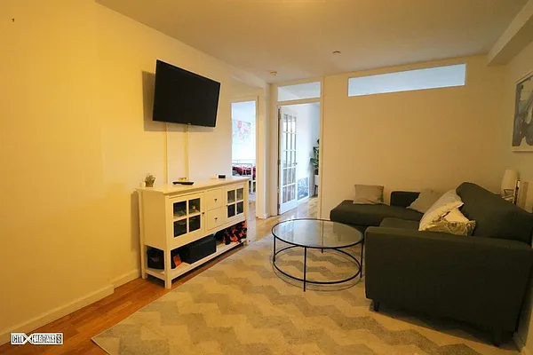 Rented by Citi Habitats | media 11