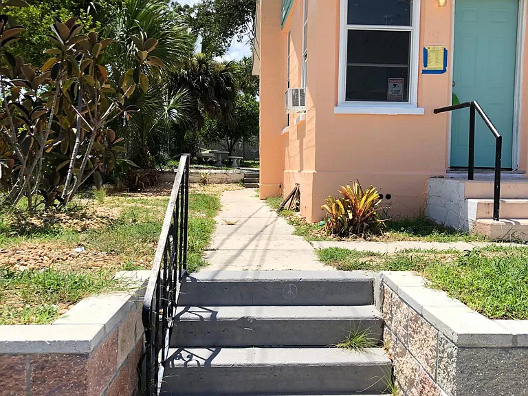 115 N Hollywood Ave — Photo 11
