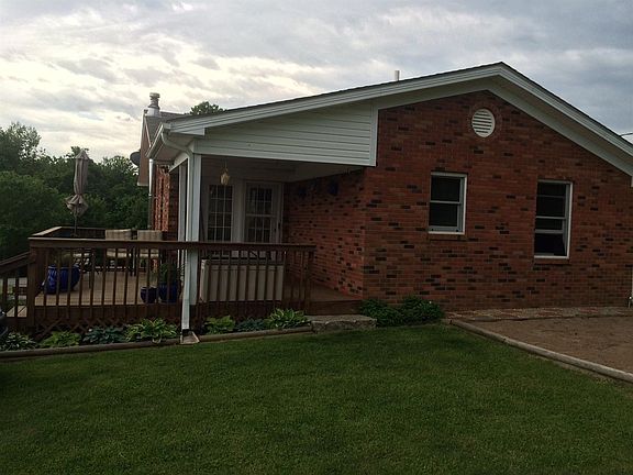 5th image of 225 Wesley Dr