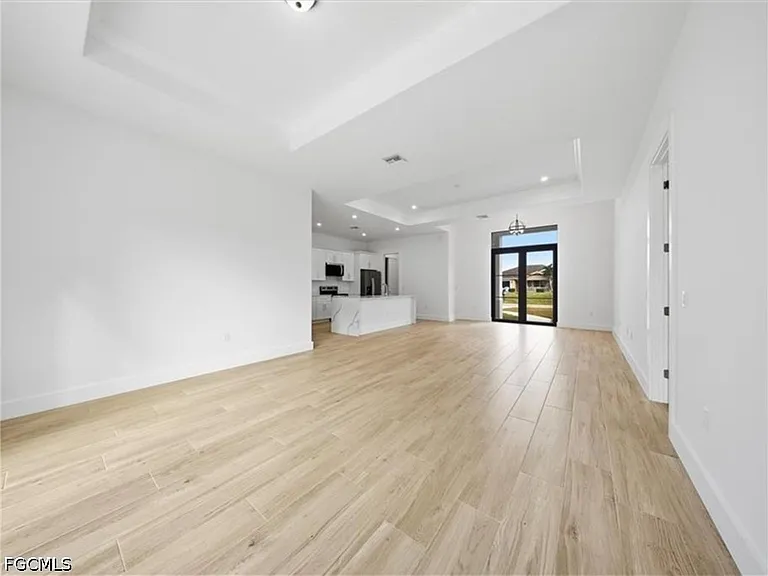 6125 Hershey Ave — Photo 5