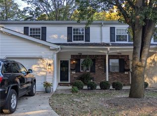 14 E Carriage Dr, Chagrin Falls, OH 44022