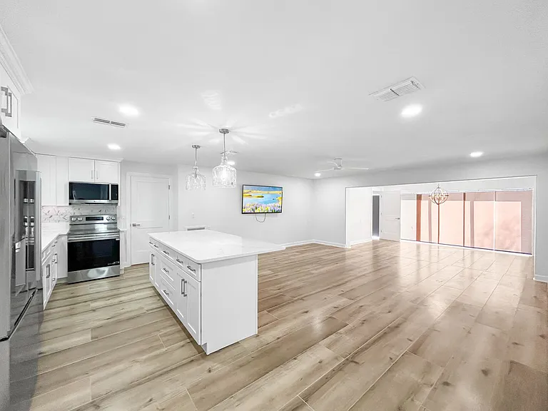 349 La Hacienda Dr — Photo 8