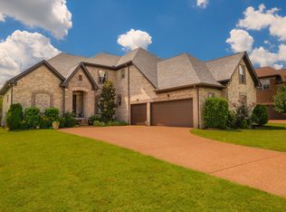 333 Crooked Creek Ln, Hendersonville, TN 37075