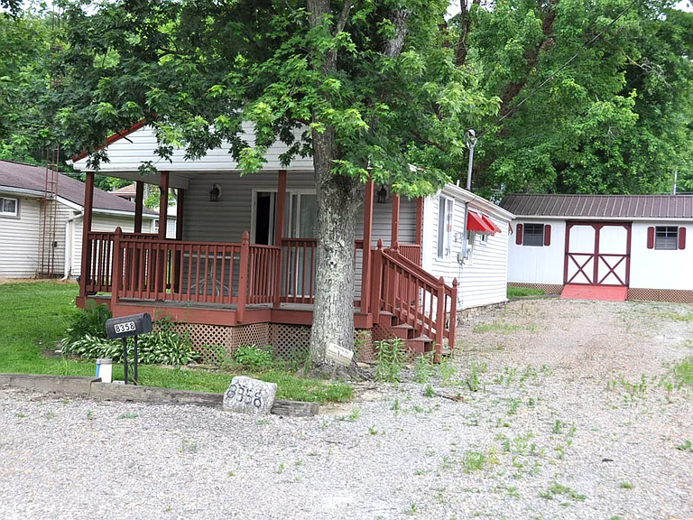 8358 Maple St SW — Photo 1