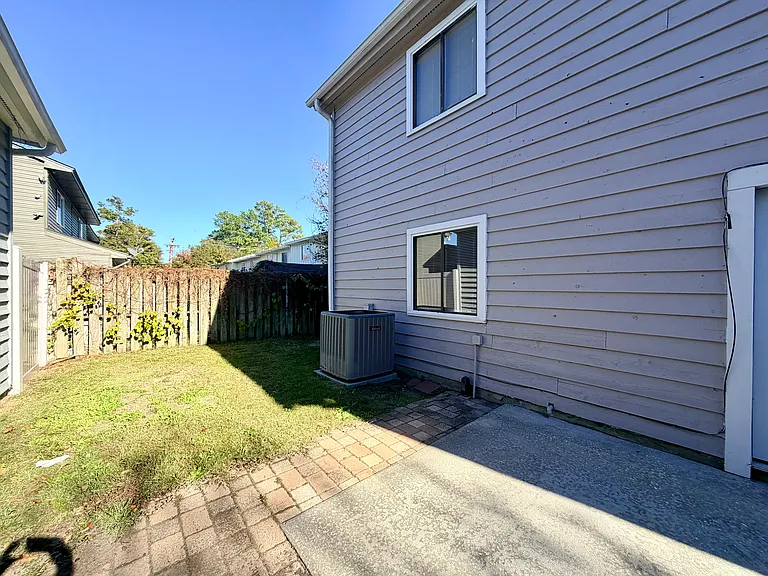 6517 Valene Ct — Photo 27