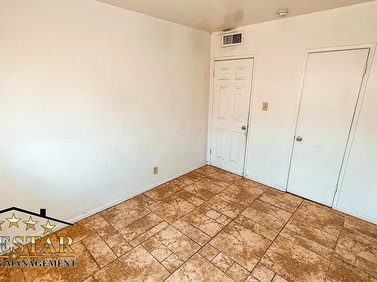 4519 Gordon St — Photo 12
