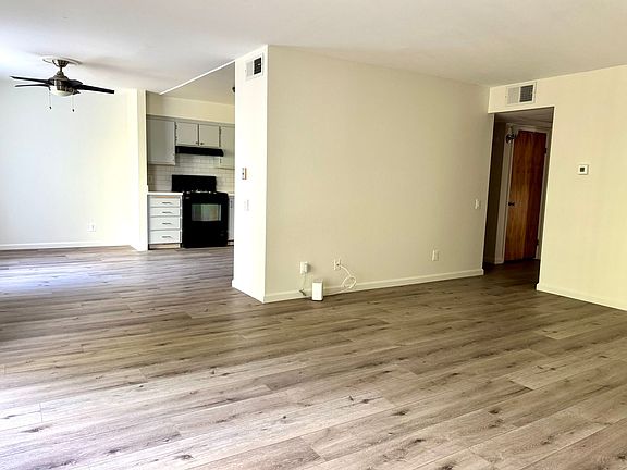 3rd image of 8671-8687 Lemon Ave #8671-03
