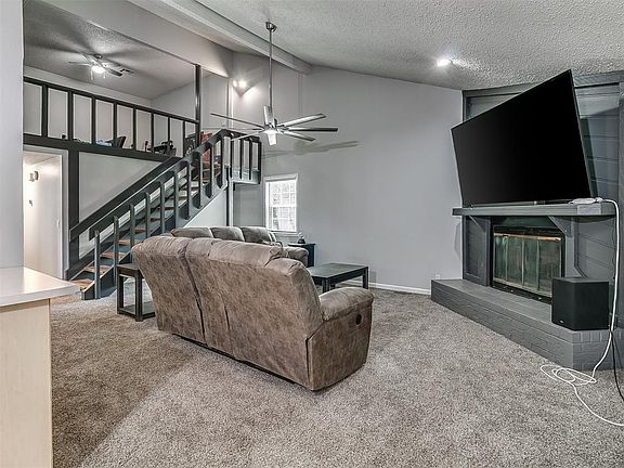 5th image of 2212 Twisted Oak Dr