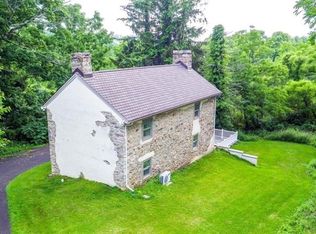 7 Perry Rd, Annandale, NJ 08801