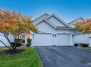 1443 Walnut Hill Ave, Saint Charles, IL 60174