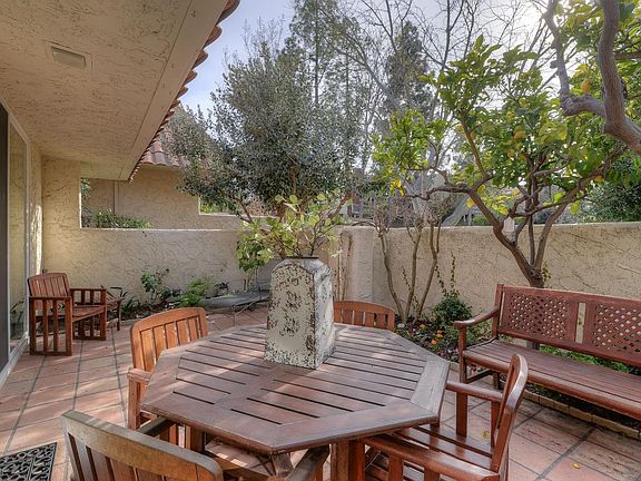 3rd image of 259 Casitas Bulevar