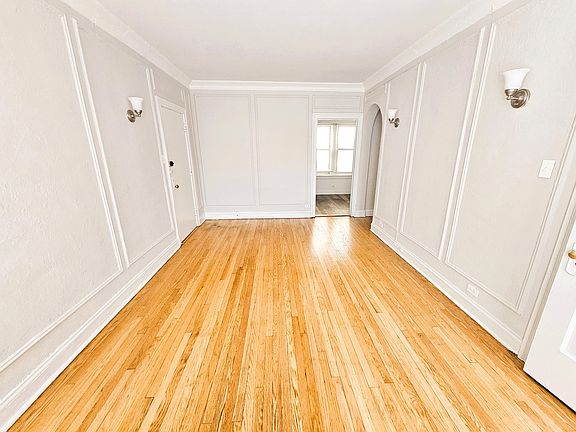 4th image of 1600 W Estes Ave #2N