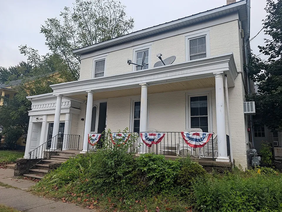 124 W Washington Ave #3
