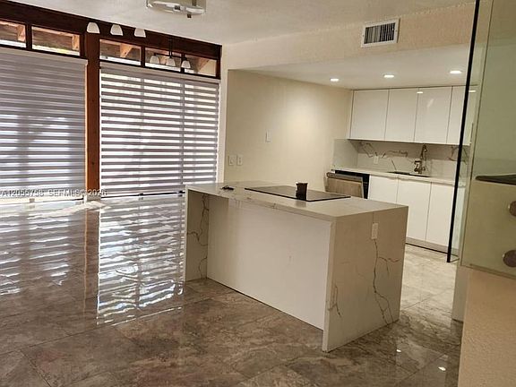 5th image of 11130 N Lakeview Dr #1